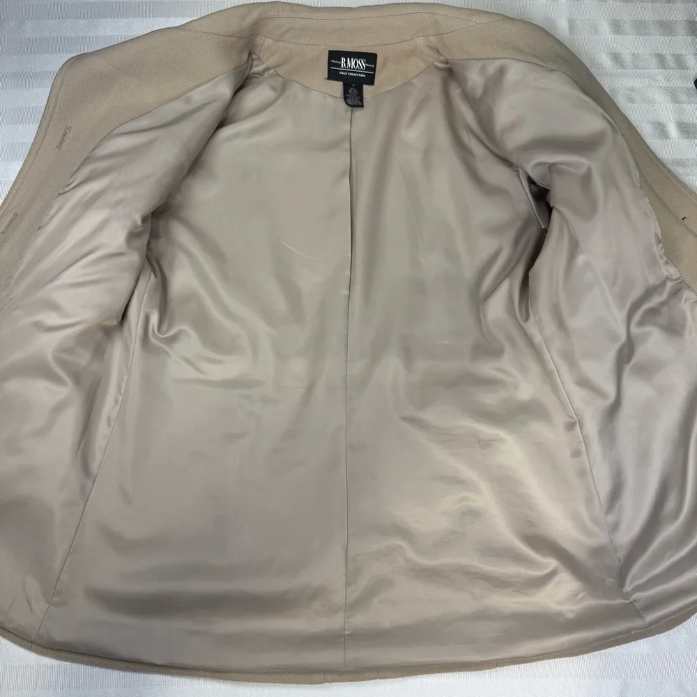 B. Moss Vintage Tan Wool Blend Women's Coat Size Large Button Front Collared